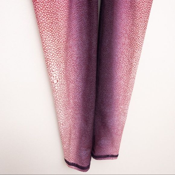 NIYAMA SOL Shagreen Peony High Waisted Leggings Size XS - Picture 5 of 8